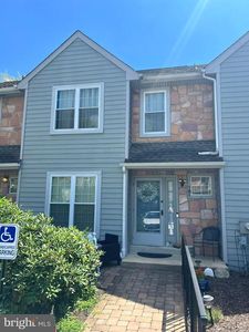 181 Nottingham Ct