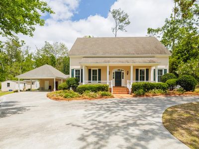 3111 Country Club Dr