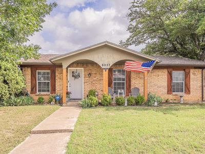 6037 Lindy Ln