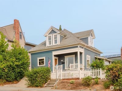 1404 S Burwell Street