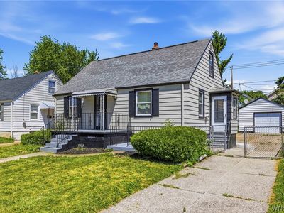 358 Hastings Ave