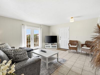 2100 W Beach Dr APT B202