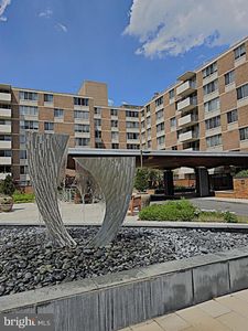 2939 Van Ness St NW APT 504
