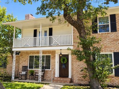 425 White Hall Rd