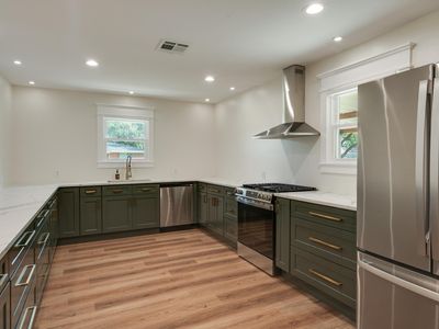 Property at 714 Meadow Dr, Burkburnett, TX