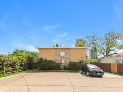 1400 N Austin St