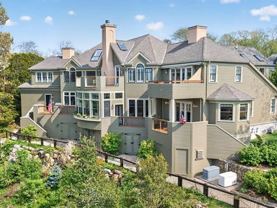 15 Clowes Drive