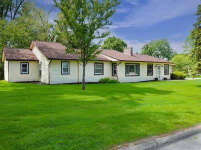 1322 Desiax Ave