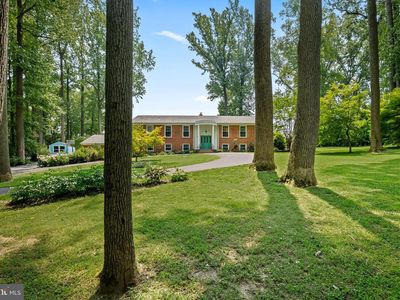 4 Country Club Ln
