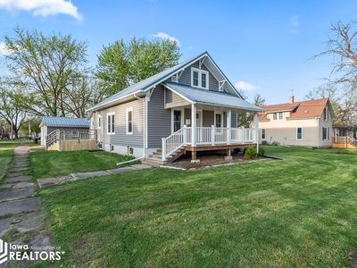 Property at 410 W Chestnut St, Bloomfield, IA