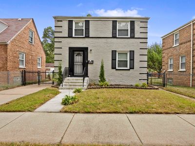 8831 S Eggleston Ave