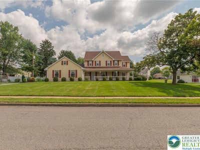 1039 Miriam Dr