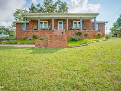 300 Sunrise Ave