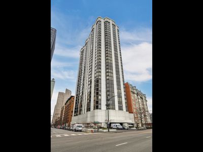 990 N Lake Shore Dr APT 15D
