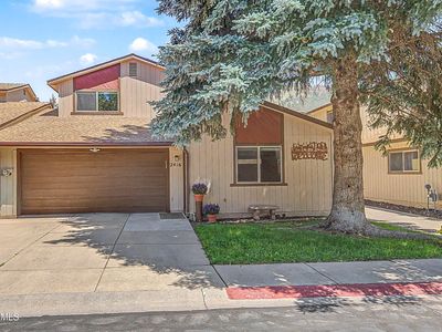 2416 E Eva Loop