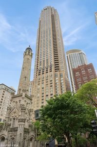 800 N Michigan Ave APT 2003