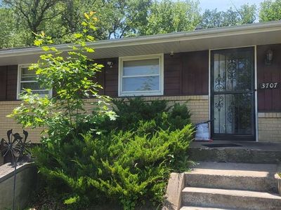 3707 Oak Grove Ave