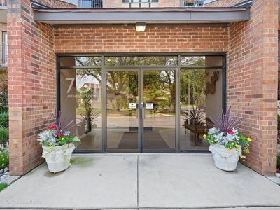 701 Lake Hinsdale Dr APT 410