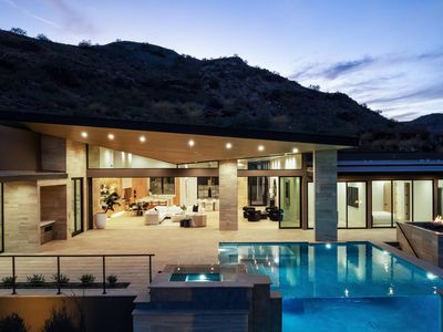 6516 E Meadowlark Ln