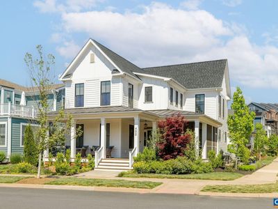 400 Lochlyn Hill Dr