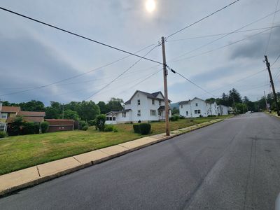 211 Edgewood Ave