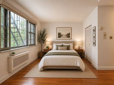 225 W 70th St APT 4A