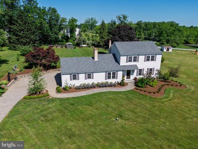 7 Carriage Dr