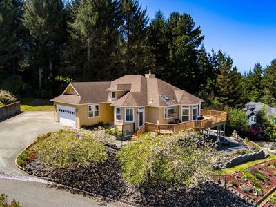 8 Minette Ln