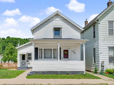 1223 Rhomberg Ave