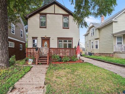 207 S Summit Ave