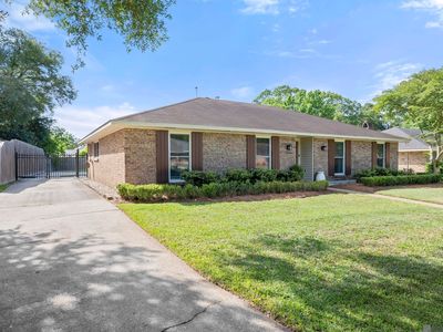 650 Chippenham Dr