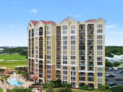 1200 Beach Dr APT 906