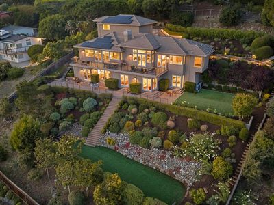 1808 Lagoon View Drive
