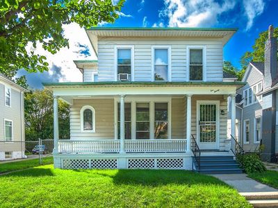 1020 College AVENUE