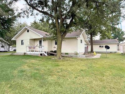 712 W Barrick Rd