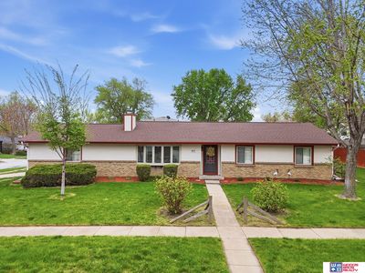 401 W Burt Dr