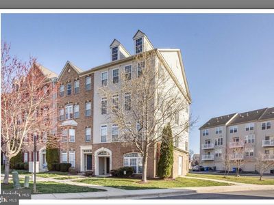 2225 Ivy Ln #11