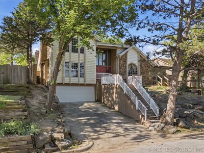 3928 E 60th Pl