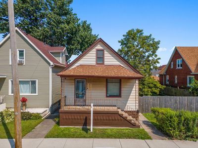 4921 Walsh Ave