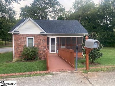 20 Lindberg Ave