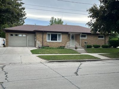 2504 S 8 STREET
