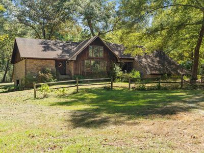 2430 Eureka Rd