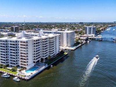 3100 NE 48th St APT 318