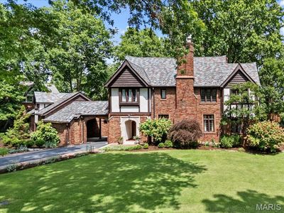 50 Crestwood Dr