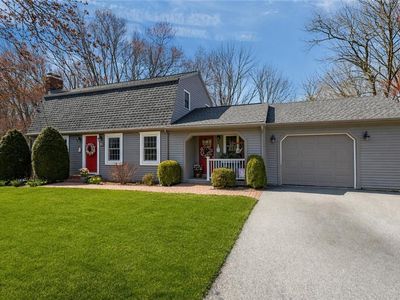 18 Sweetwater Dr