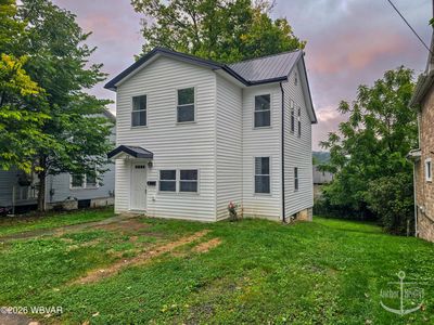 32 N Jones St