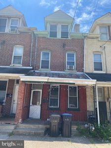 610 E Main St