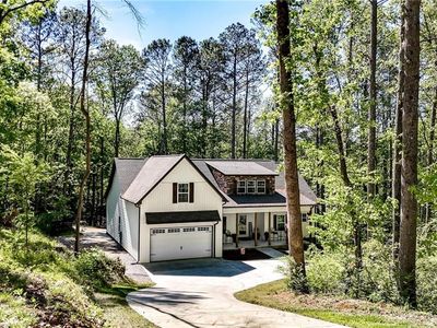 366 Orchard Way SE