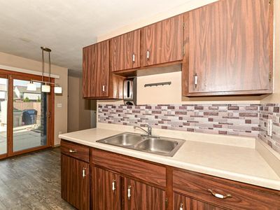 1521 West Edgerton AVENUE UNIT A