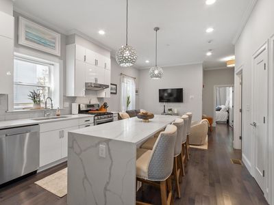 301 Saratoga St #1